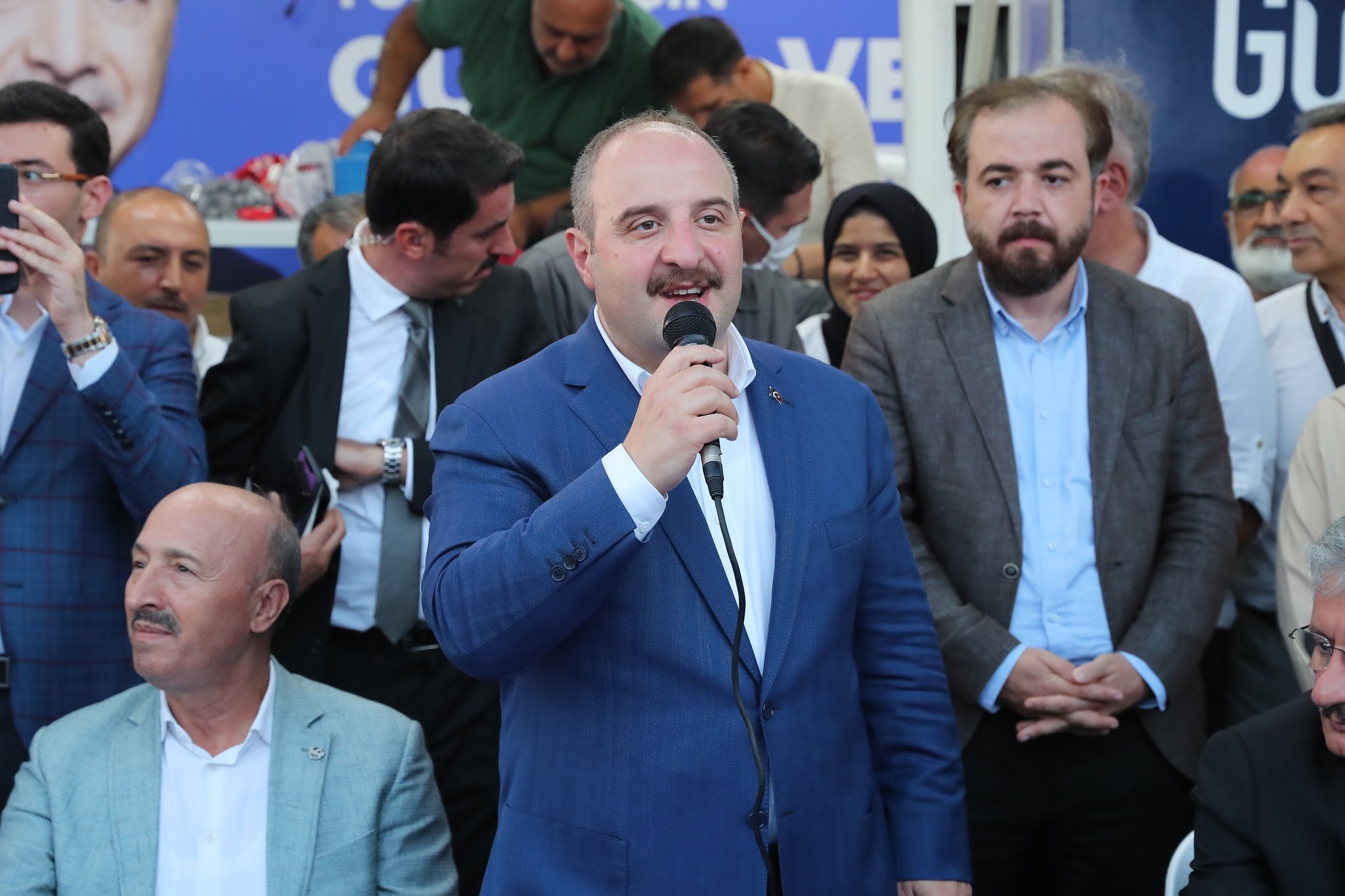 Bakan Varank, Başakşehir’de “AK Parti Yüz Yüze 100 Gün” programındaydı